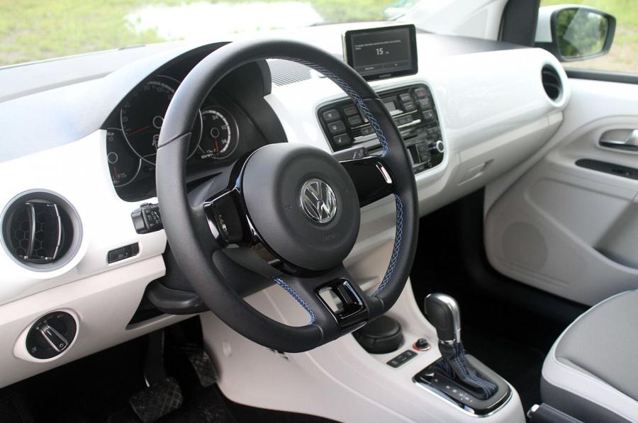  Volkswagen e-up! 2013 года  (фото 36 из 45)